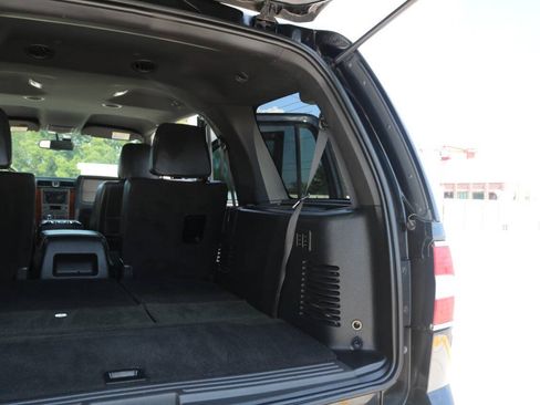 Used 2014 Lincoln Navigator 2WD image 23