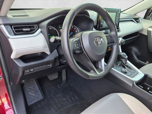 Used 2022 Toyota RAV4 XLE Premium AWD/4WD image 10