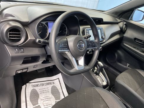 Used 2018 Nissan Kicks S image 10