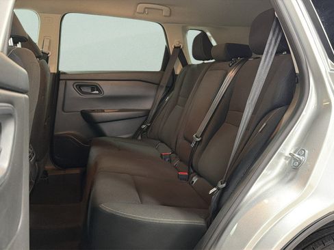 Used 2024 Nissan Rogue S FWD image 31