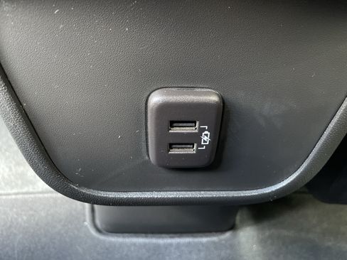 Used 2023 Chevrolet Equinox LT FWD image 37
