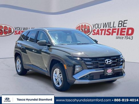 Used 2025 Hyundai Tucson SE AWD/4WD image 1