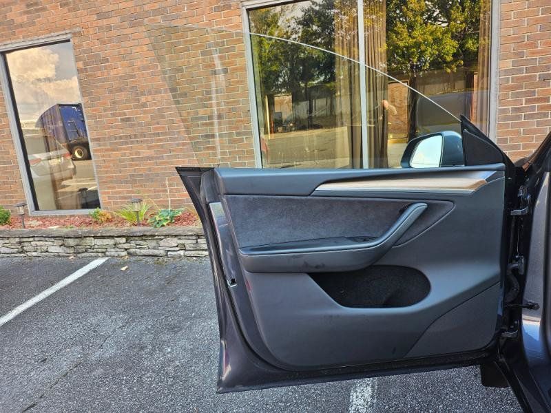 Used 2023 Tesla Model Y Long Range AWD/4WD image 36