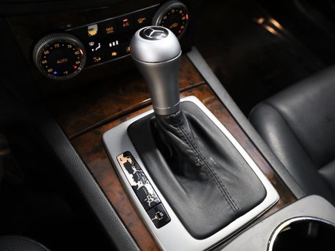 Used 2011 Mercedes-Benz C 300 4MATIC Sedan image 27