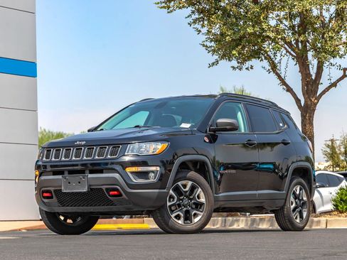 Used 2017 Jeep Compass Trailhawk w/ Navigation Group AWD/4WD image 1