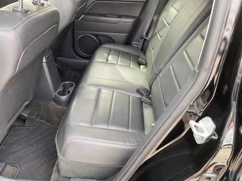 Used 2015 Jeep Patriot High Altitude AWD/4WD image 29