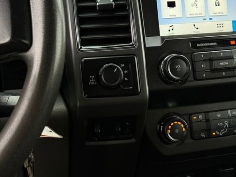 Used 2019 Ford F250 XLT w/ FX4 Off-Road Package image 22