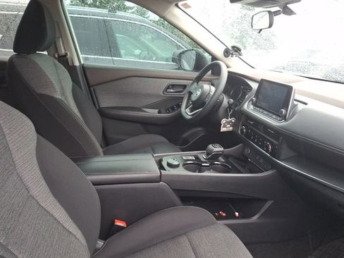 Used 2021 Nissan Rogue S image 11