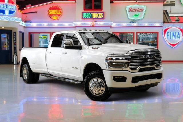 Used 2026 RAM 3500 Laramie AWD/4WD image 1