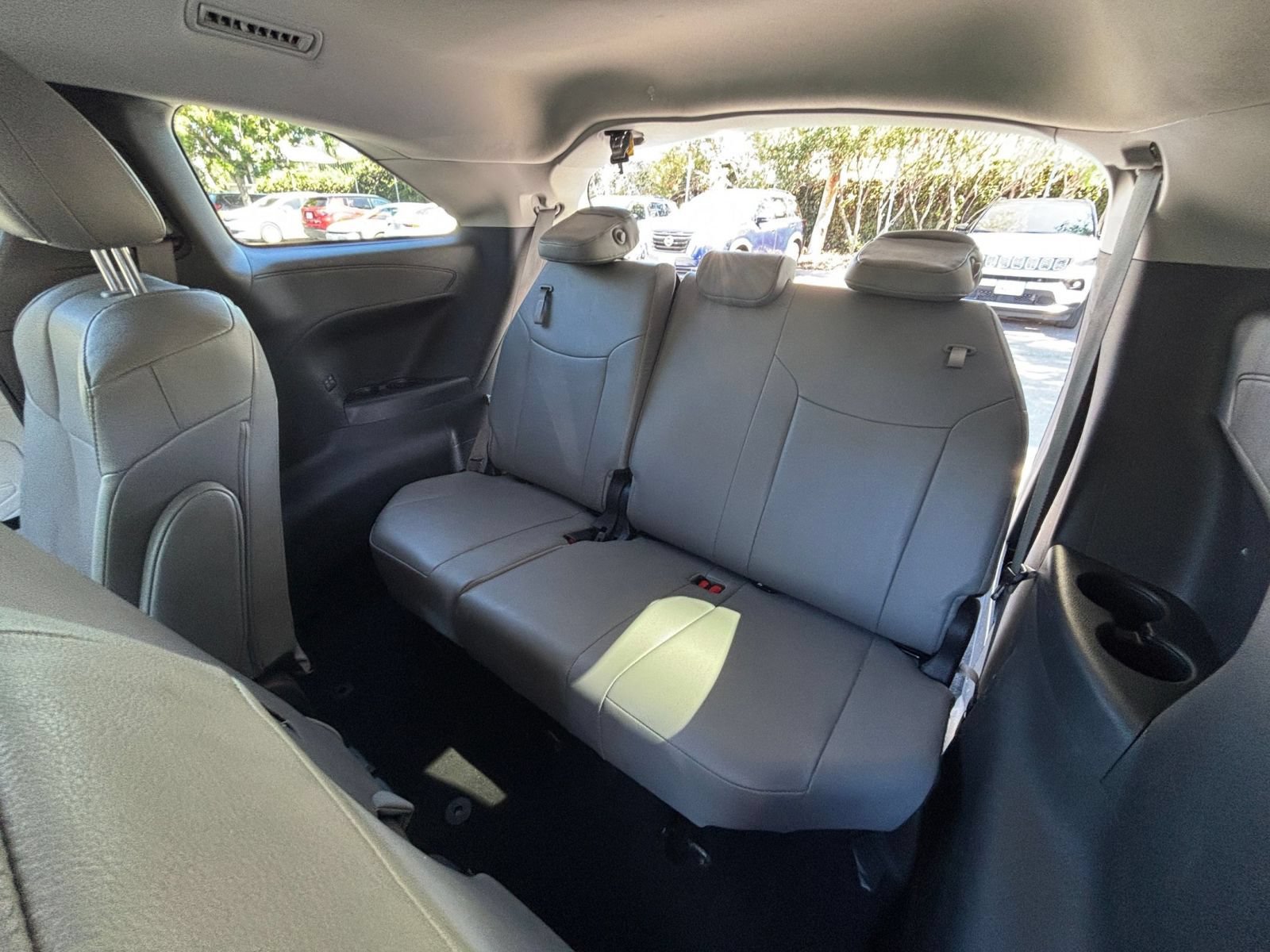 Used 2025 Toyota Sienna XLE FWD image 30