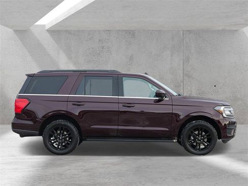 Certified 2024 Ford Expedition XLT image 2