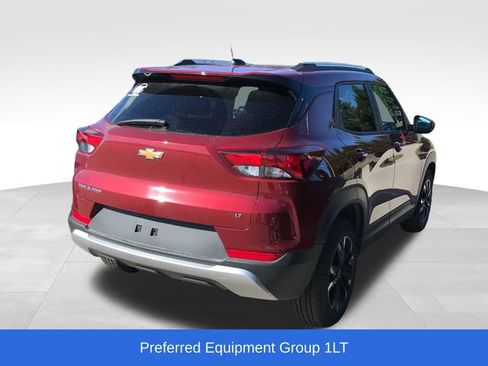 Used 2023 Chevrolet TrailBlazer LT w/ Convenience Package FWD image 2