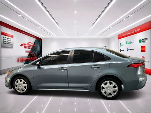 Used 2020 Toyota Corolla LE FWD image 4