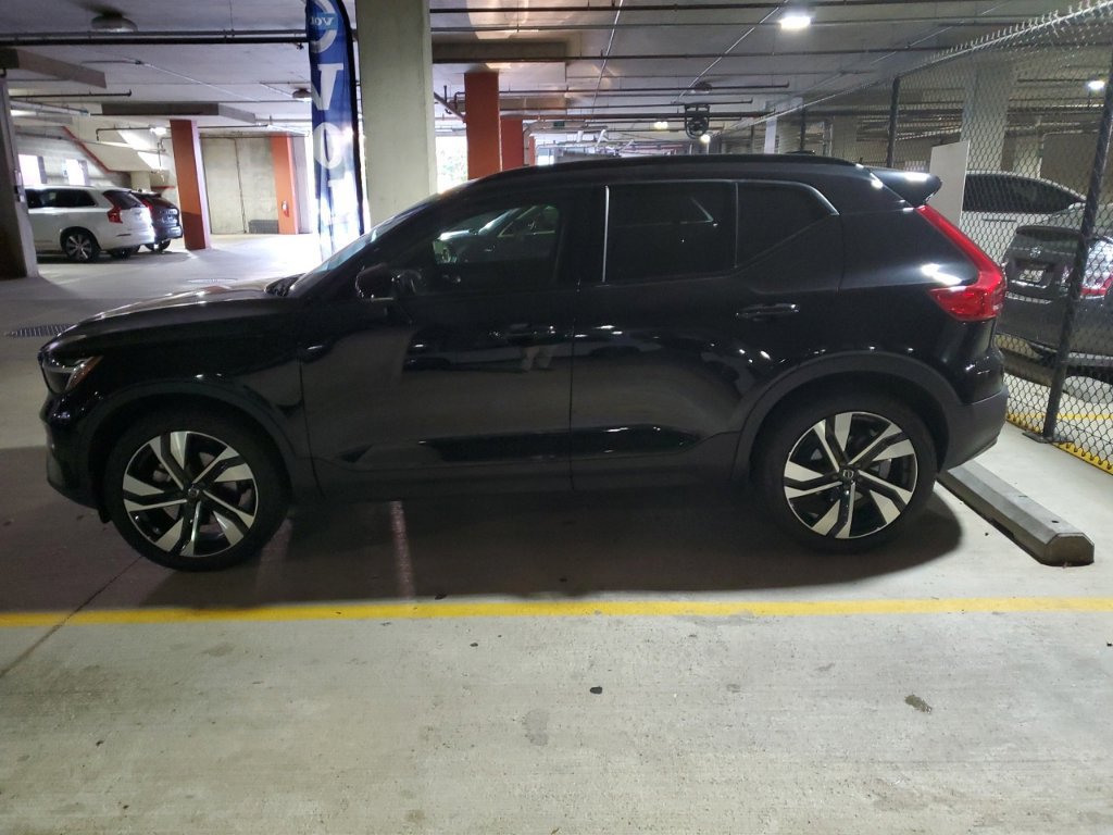 Used 2024 Volvo XC40 B5 Plus w/ Climate Package AWD/4WD image 23