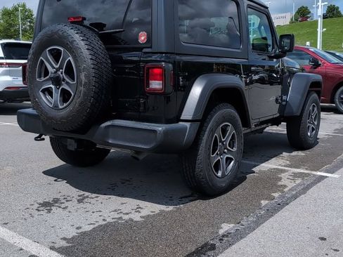 Used 2021 Jeep Wrangler Sport AWD/4WD image 3