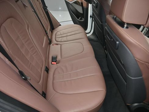 Used 2019 BMW X5 xDrive50i w/ Premium Package 2 AWD/4WD image 14