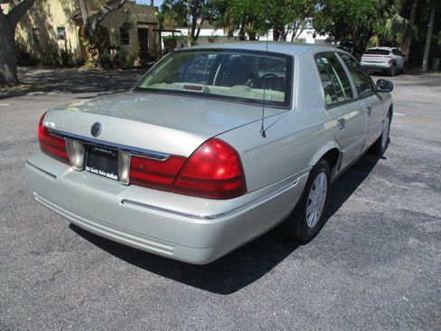 Used 2005 Mercury Grand Marquis GS image 9