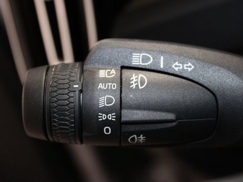 Used 2024 Volvo XC40 B5 Plus w/ Protection Package Premier AWD/4WD image 43