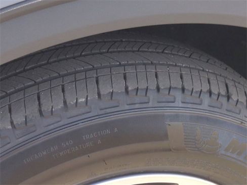 Used 2025 Ford Escape SE w/ Class II Trailer Tow Package image 18