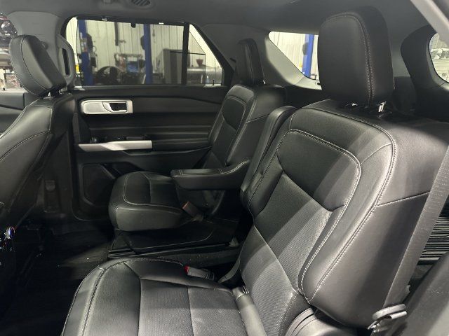Used 2024 Ford Explorer Limited w/ Limited Technology Package AWD/4WD image 30