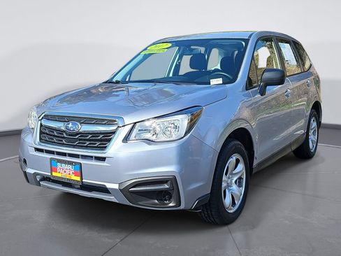 Used 2017 Subaru Forester 2.5i AWD/4WD image 7