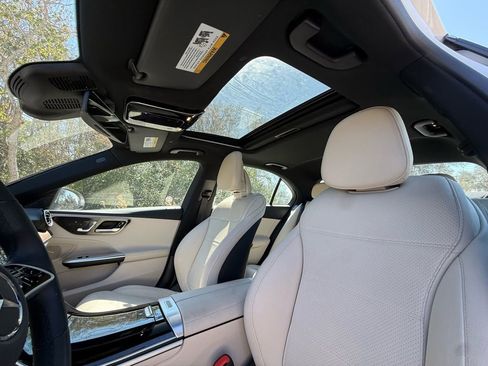 Used 2025 Mercedes-Benz C 300 4MATIC Sedan image 26