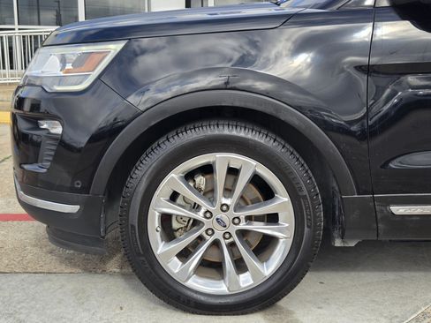 Certified 2018 Ford Explorer Limited w/ Equipment Group 301A image 5