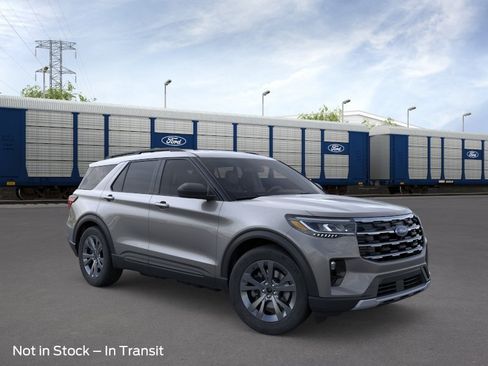 New 2026 Ford Explorer Active AWD/4WD image 7