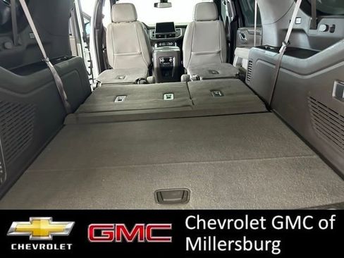 Used 2022 GMC Yukon XL SLT w/ SLT Premium Package image 38