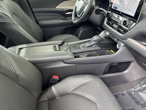 Certified 2026 Toyota Grand Highlander AWD image 23