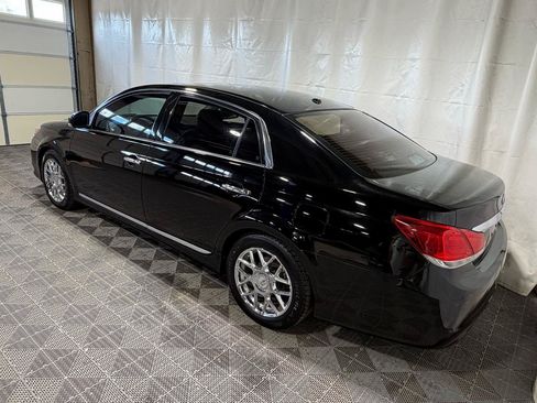 Used 2011 Toyota Avalon Limited FWD image 4