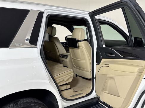 Used 2021 Cadillac Escalade Premium Luxury AWD/4WD image 33