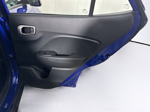Used 2025 Hyundai Venue SEL FWD image 30