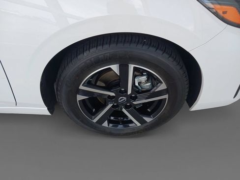 Used 2024 Nissan Sentra SV FWD image 16