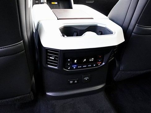 Used 2024 Toyota Sequoia Capstone AWD/4WD image 32