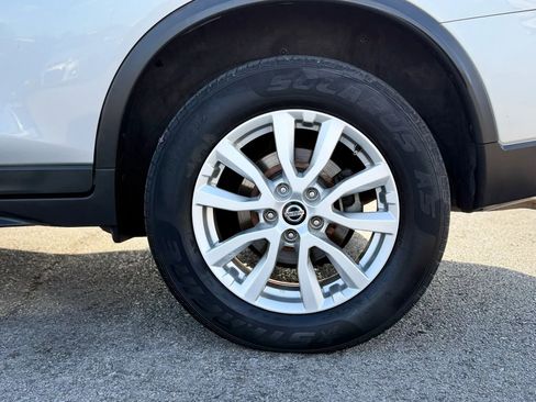 Used 2018 Nissan Rogue SV AWD/4WD image 19