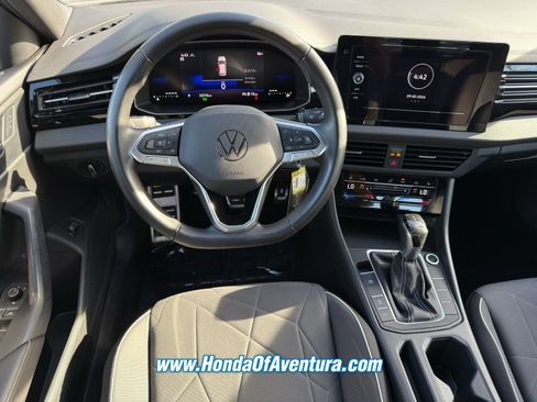 Used 2025 Volkswagen Jetta Sport FWD image 12