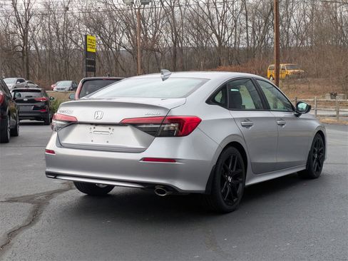 Used 2024 Honda Civic Sport image 4