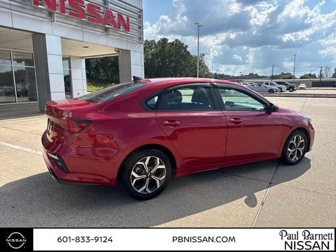 Used 2021 Kia Forte LXS FWD image 6
