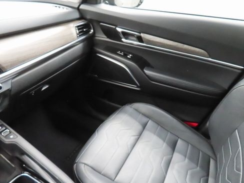 Used 2022 Kia Telluride SX w/ SX Prestige Package image 27