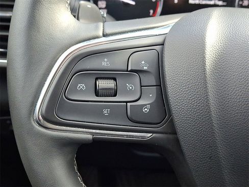 Used 2023 Buick Envision Avenir image 23