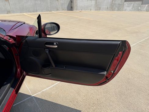 Used 2007 MAZDA MX-5 Miata Sport RWD image 19