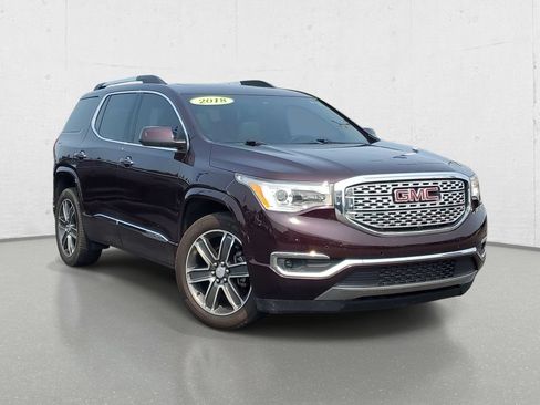 Used 2018 GMC Acadia Denali w/ Technology Package FWD image 2