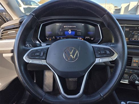 Used 2024 Volkswagen Jetta SE image 21