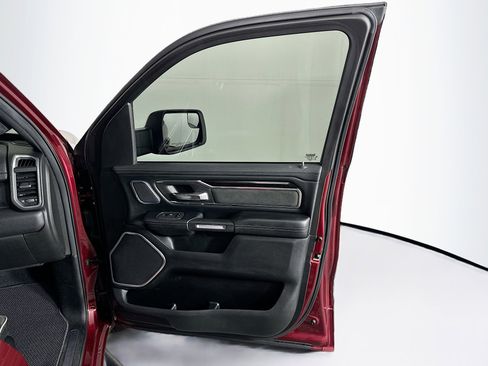 Used 2019 RAM 1500 Laramie image 31