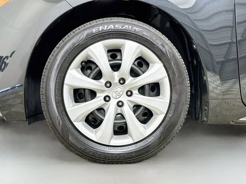 Used 2021 Toyota Corolla LE FWD image 34