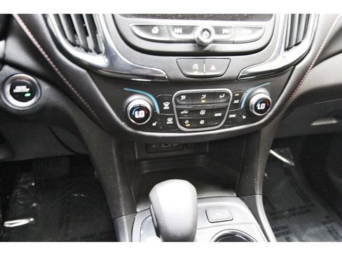 Used 2024 Chevrolet Equinox RS FWD image 25