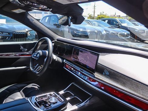 Used 2023 BMW 740i RWD image 16