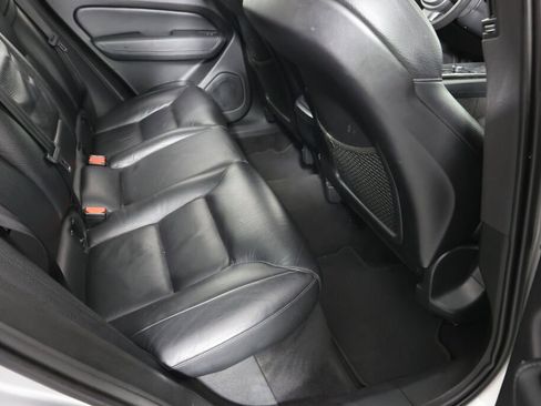 Used 2018 Volvo XC60 T5 Momentum w/ Vision Package image 23