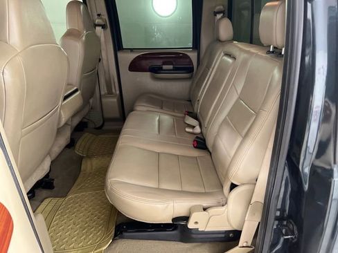 Used 2006 Ford F350 Lariat image 23